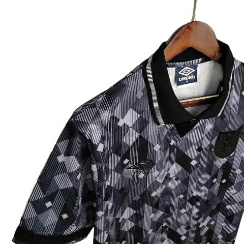 Camisa Inglaterra Retrô 1990 Preta e Branca - Umbro