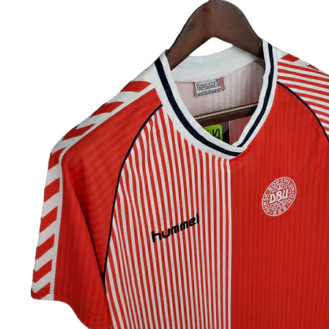 Camisa Dinamarca Retrô 1986 Vermelha e Branca - Hummel