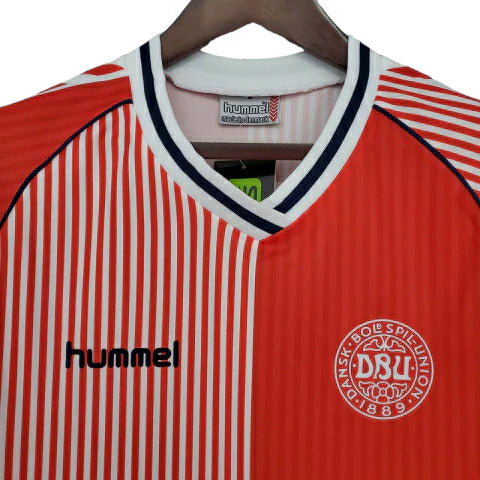 Camisa Dinamarca Retrô 1986 Vermelha e Branca - Hummel